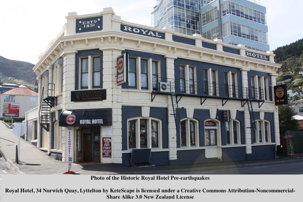 Photo of the Royal Hotel on Norwich Quay Pre-earthquake 