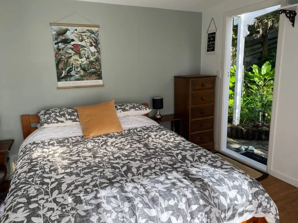 The Birdhouse - Diamond Harbour Bed