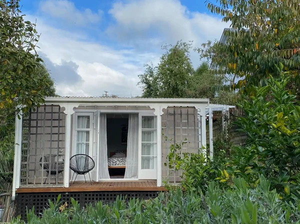 The Birdhouse - Diamond Harbour Outside