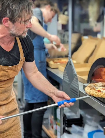 Pizza oven