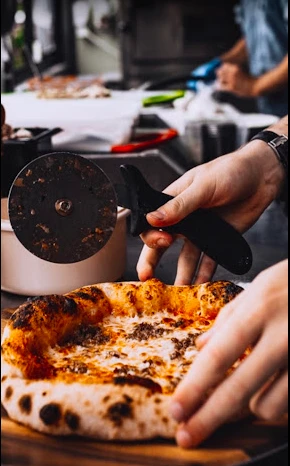 Cutting Pizza