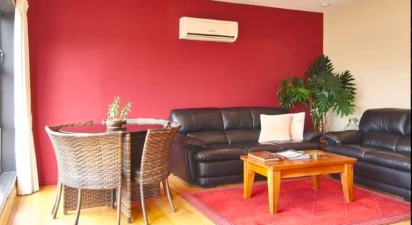 Harbour Lodge - Guest lounge - Paul