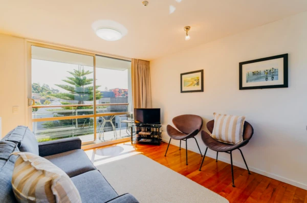 Sumner Apartments - living area