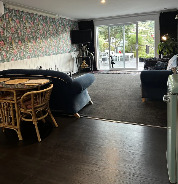 Paton Place- Dining area view to outside